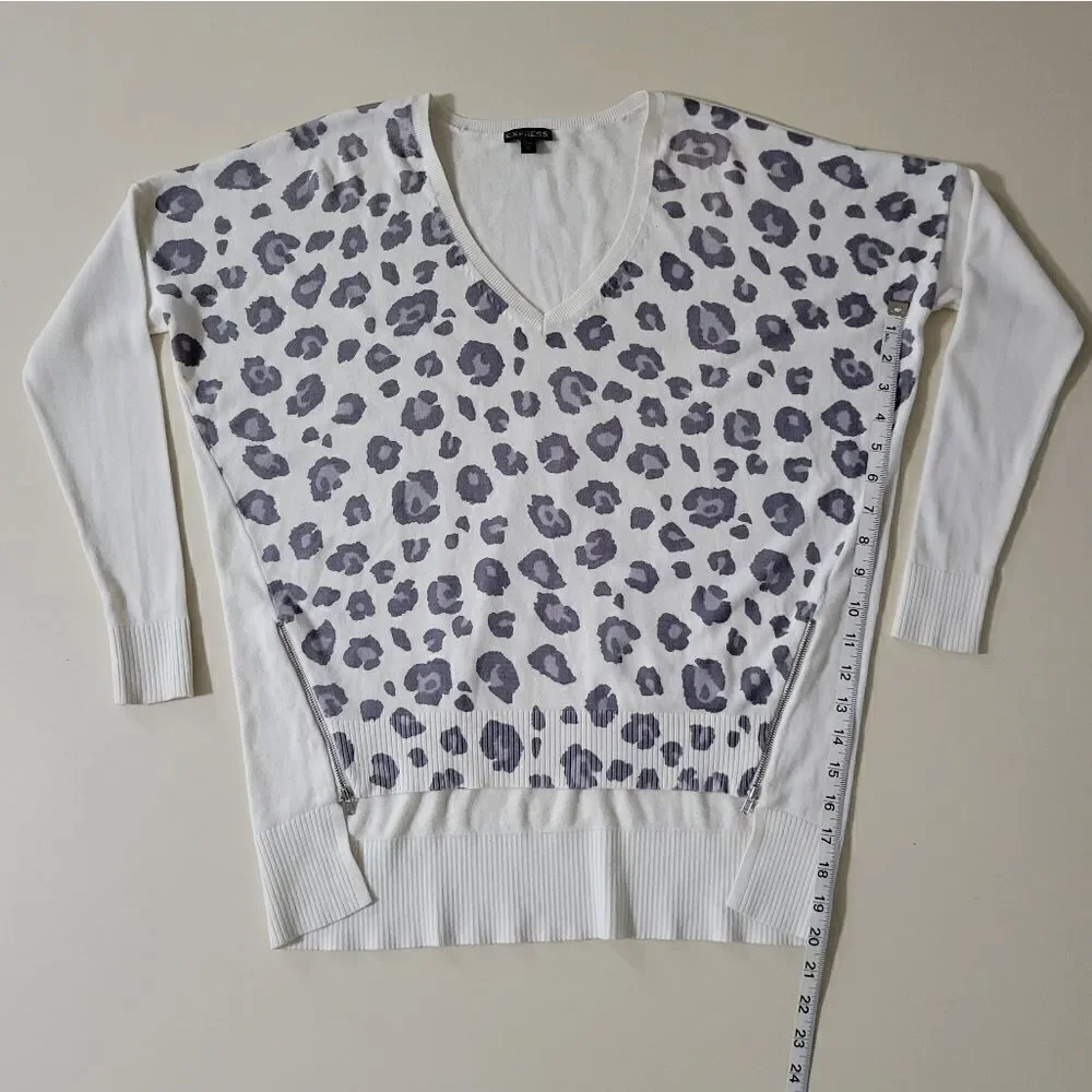 Express Women's Leopard Print V-neck Hi-Low Pullover Sweater with Zipper Detail